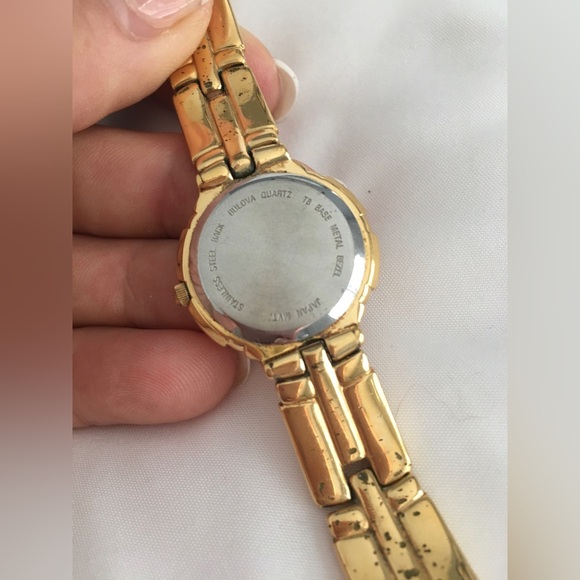 90’s Bulova gold plated watch with diamond accent. Needs battery. - Picture 5 of 5
